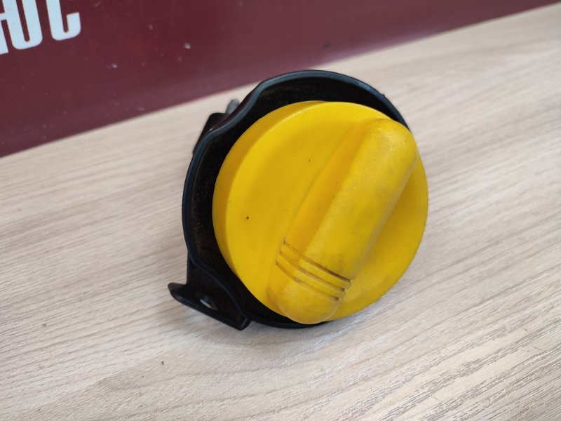 Маслозаливная горловина