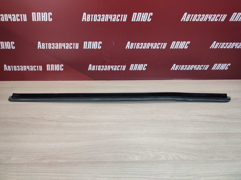 Уплотнитель стекла двери внешний