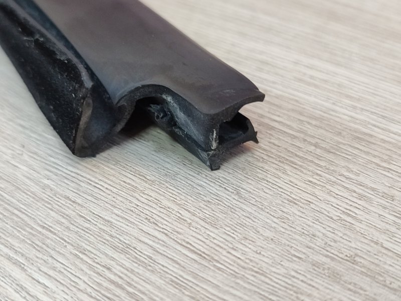 Уплотнитель стекла двери внутренний