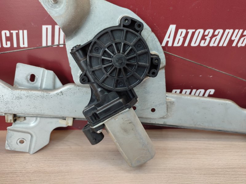 Стеклоподъемник    двери