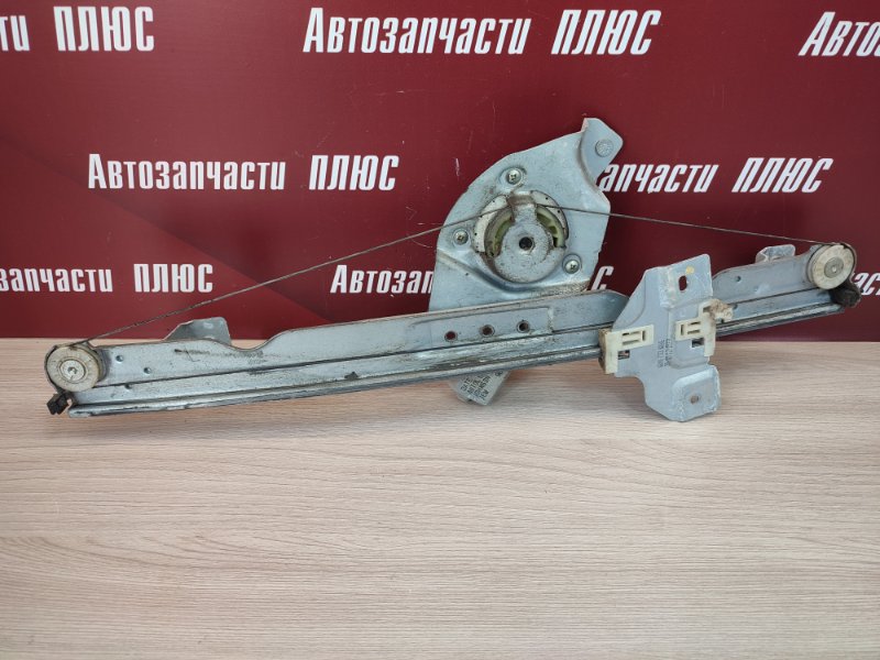 Стеклоподъемник    двери