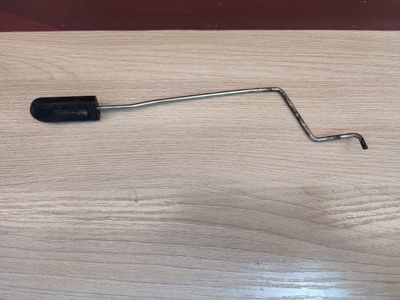 Тяга замка двери