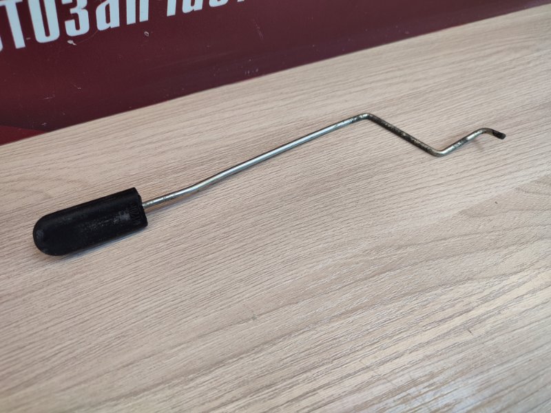 Тяга замка двери