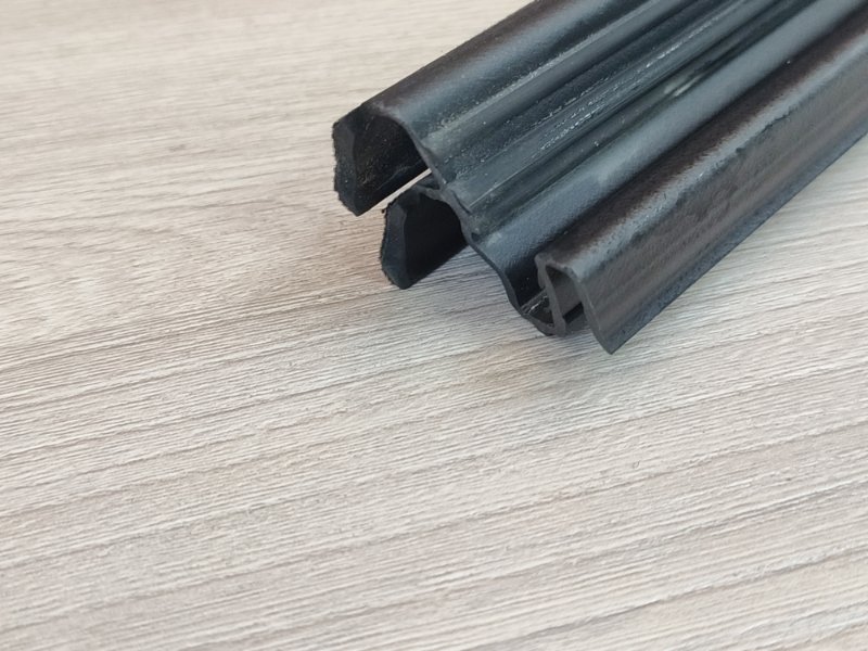 Уплотнитель стекла двери внутренний