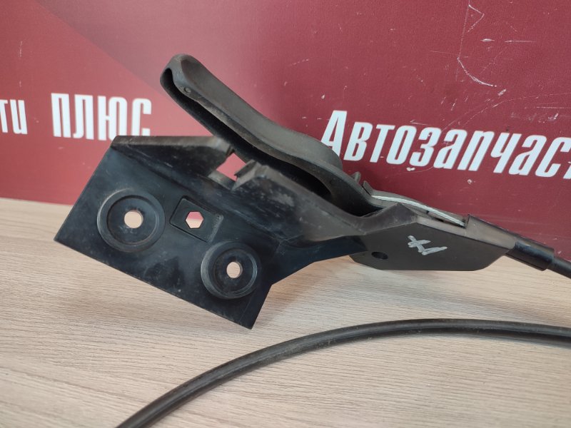 Трос открытия капота