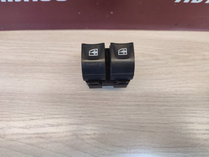 Кнопка стеклоподъемника