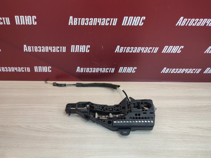 Кронштейн ручки двери