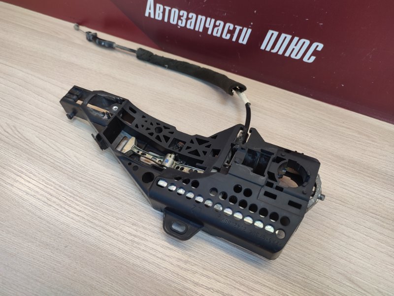 Кронштейн ручки двери