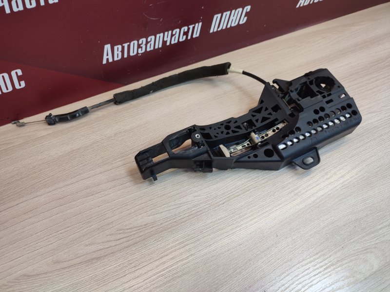 Кронштейн ручки двери