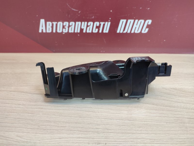 Внутренняя ручка     двери