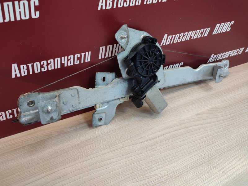 Стеклоподъемник    двери