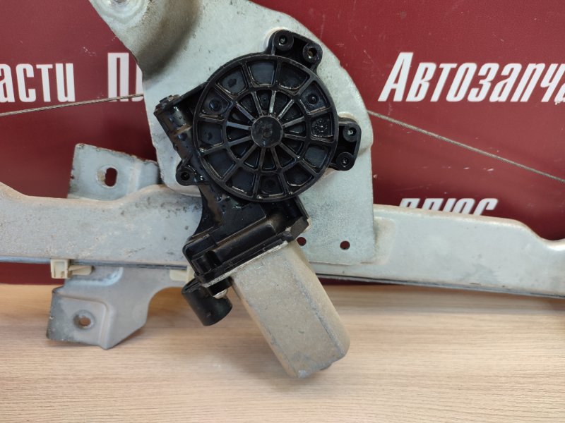 Стеклоподъемник    двери