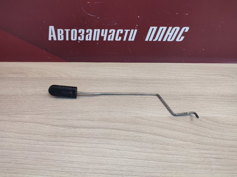 Тяга замка двери