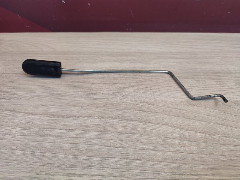 Тяга замка двери