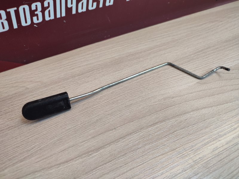 Тяга замка двери