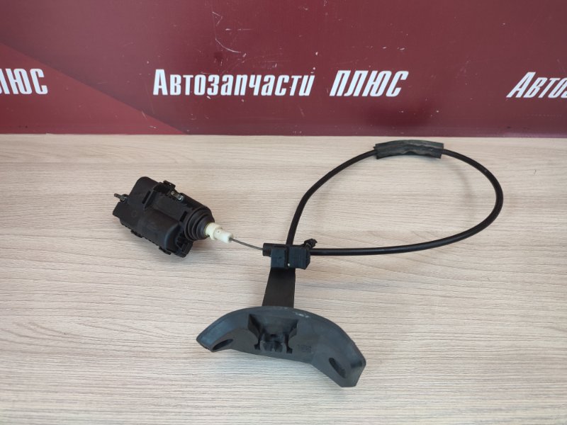 Трос лючка бензобака