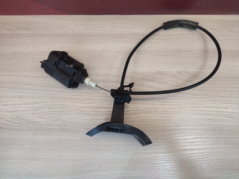 Трос лючка бензобака