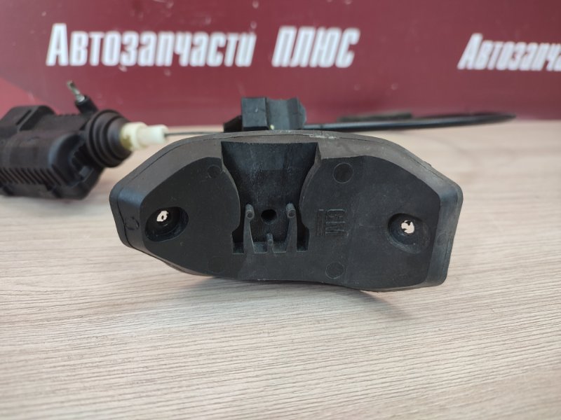 Трос лючка бензобака