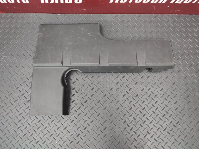 Декоративная крышка двигателя