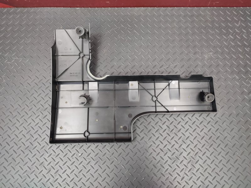 Декоративная крышка двигателя