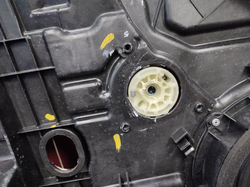 Стеклоподъемник    двери