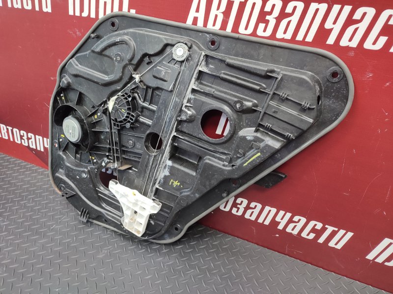 Стеклоподъемник    двери