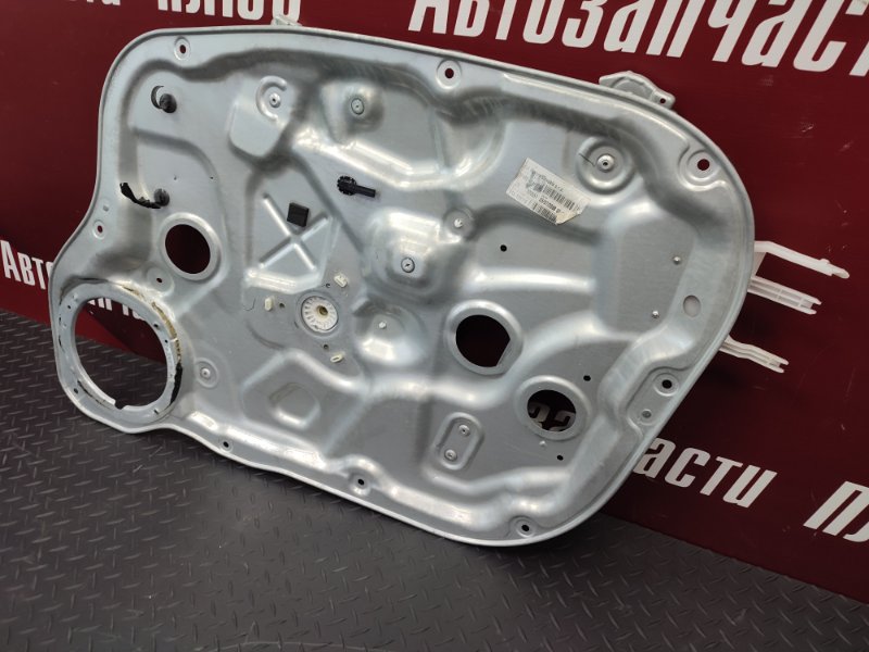 Стеклоподъемник    двери