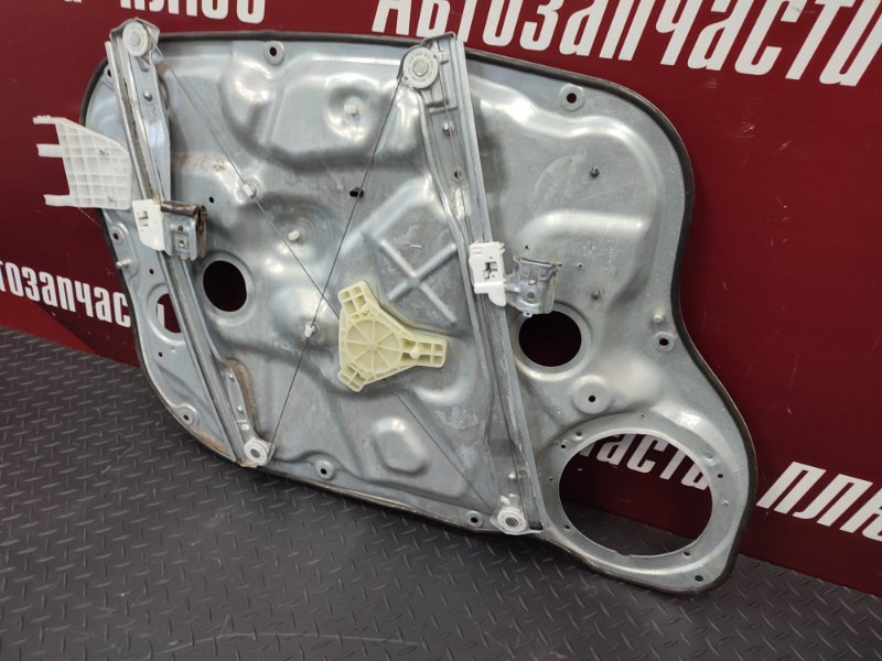 Стеклоподъемник    двери