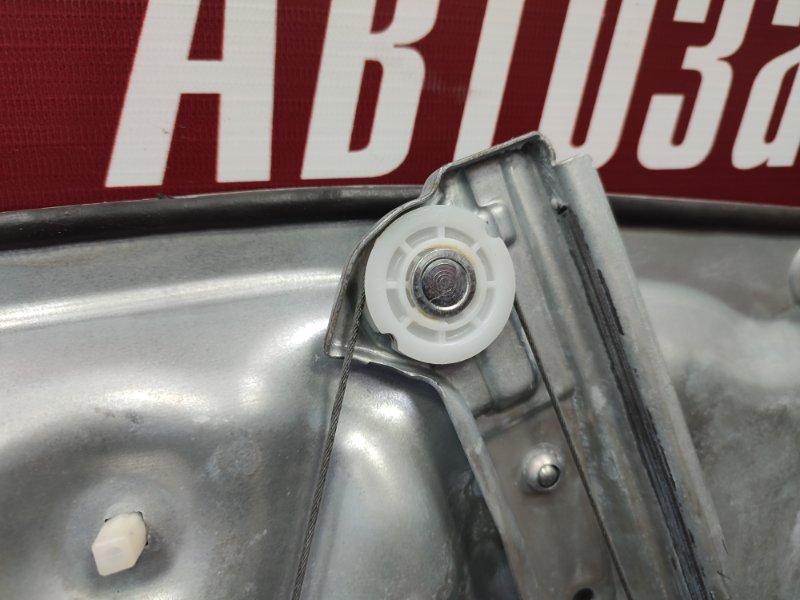 Стеклоподъемник    двери