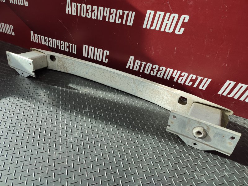 Усилитель бампера