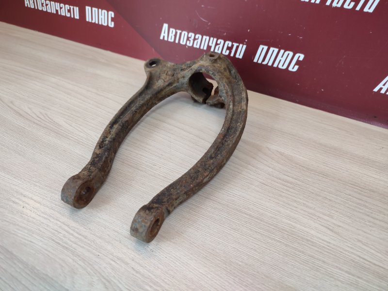 Крепление амортизатора