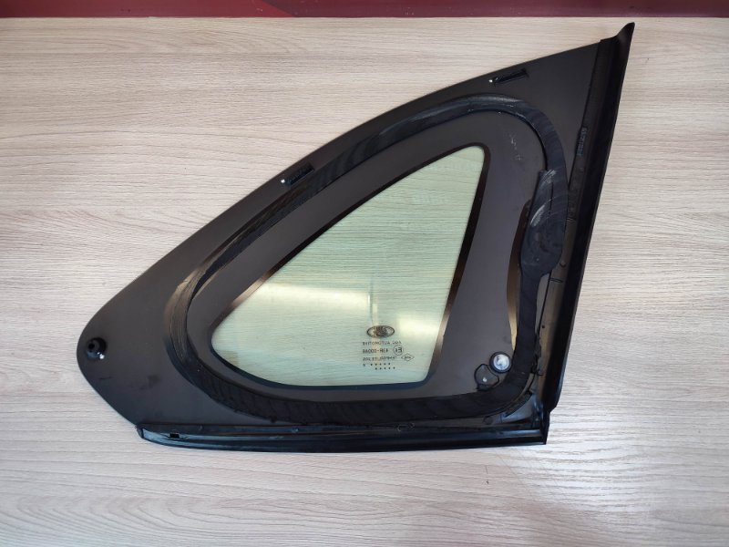 Форточка кузова