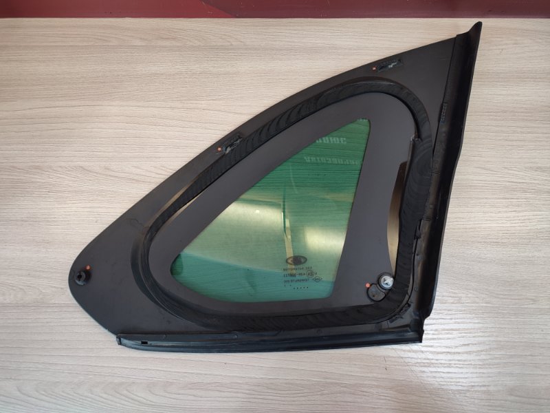 Форточка кузова