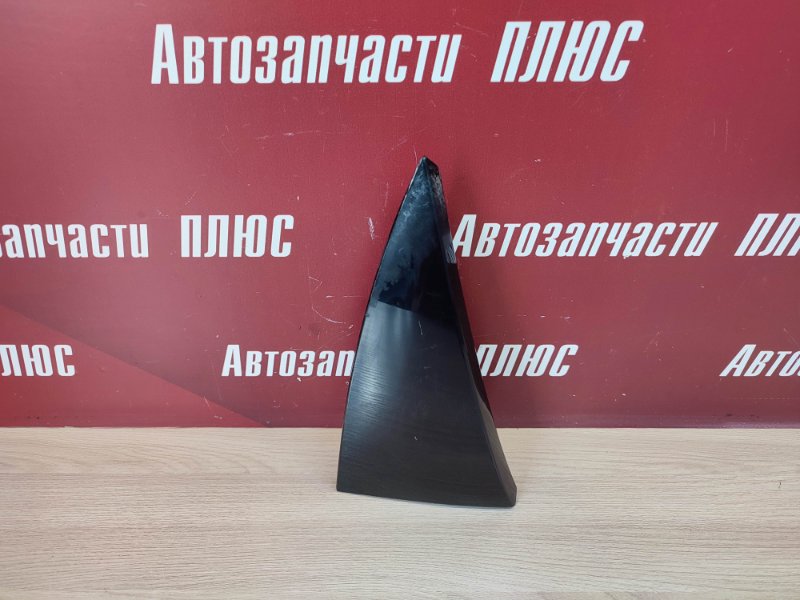 Накладка двери багажника