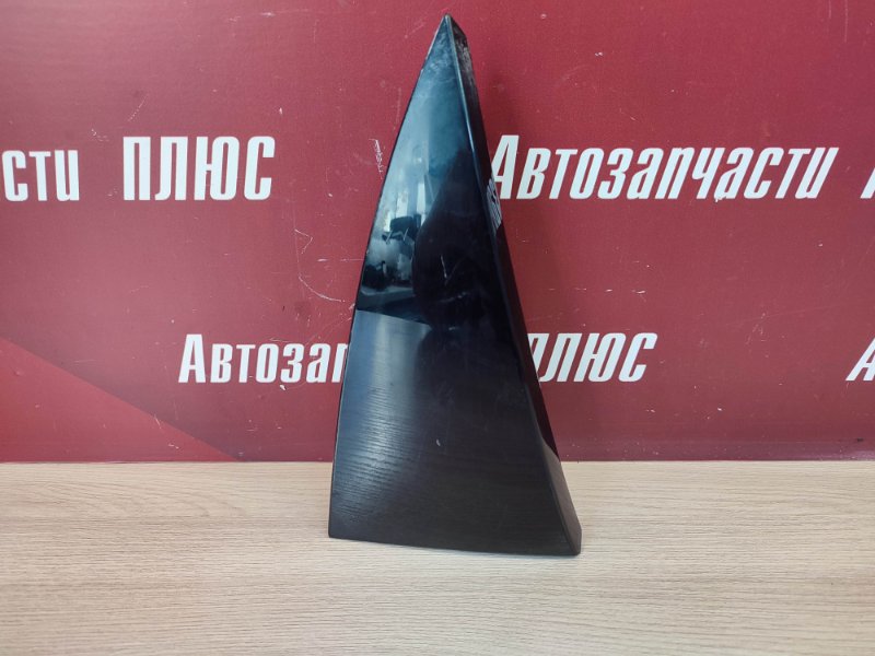 Накладка двери багажника