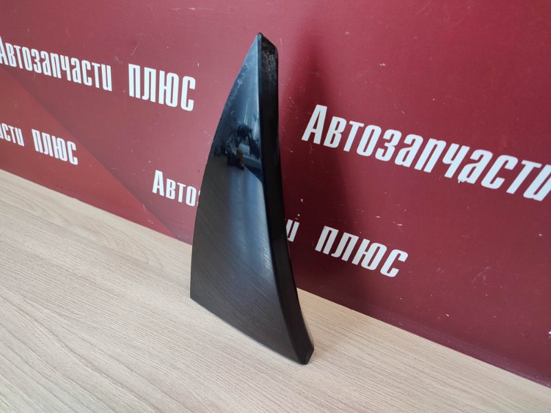 Накладка двери багажника