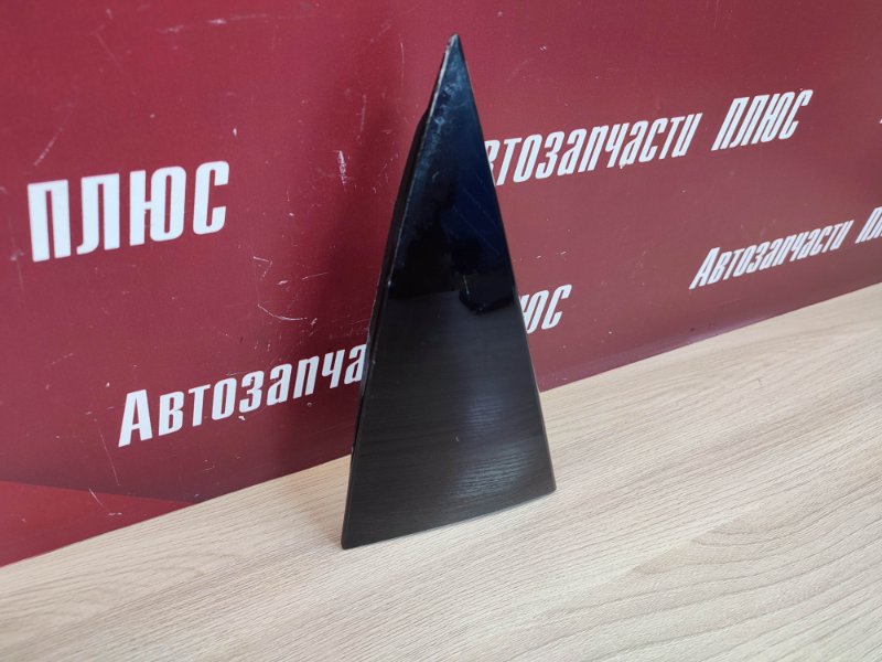 Накладка двери багажника