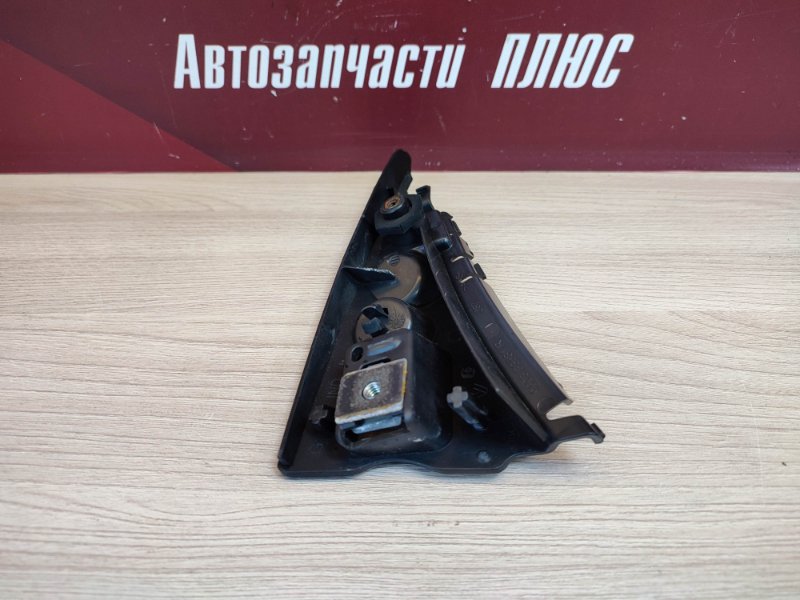 Накладка двери багажника