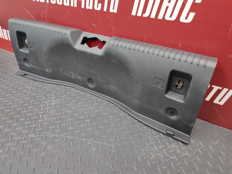 Накладка замка багажника