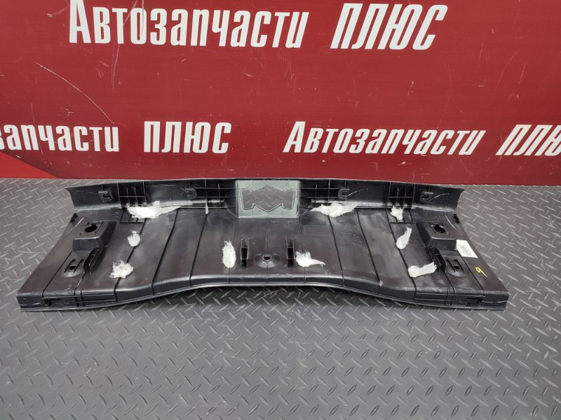 Накладка замка багажника