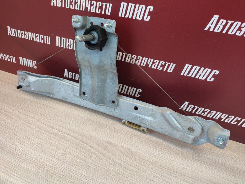 Стеклоподъемник    двери