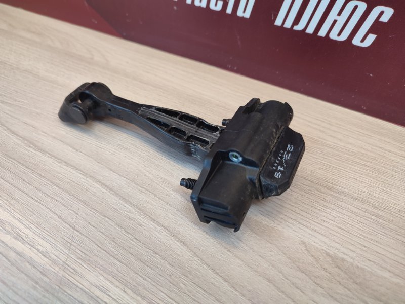 Ограничитель двери