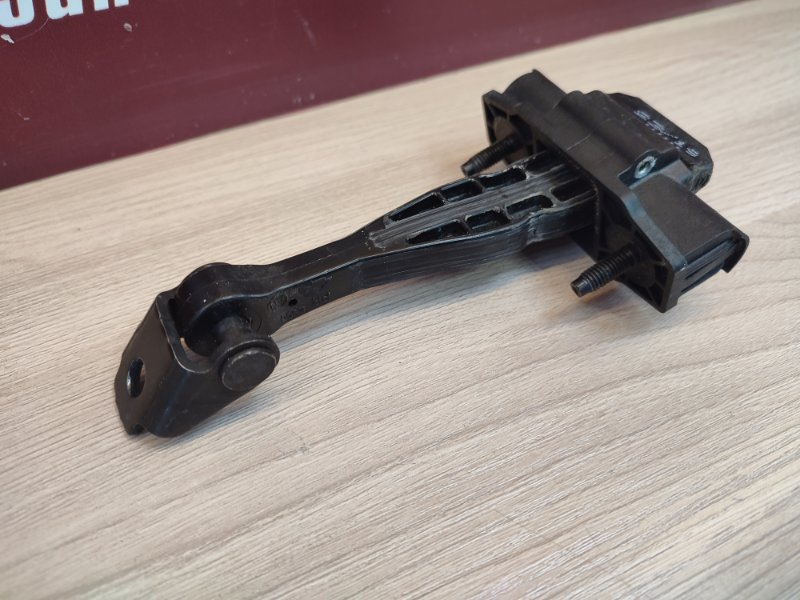 Ограничитель двери