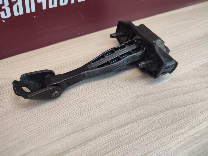 Ограничитель двери