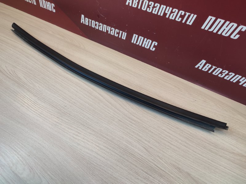 Уплотнитель стекла двери внешний