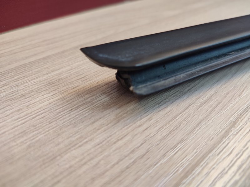 Уплотнитель стекла двери внешний