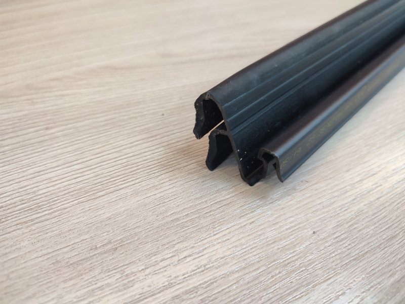 Уплотнитель стекла двери внутренний