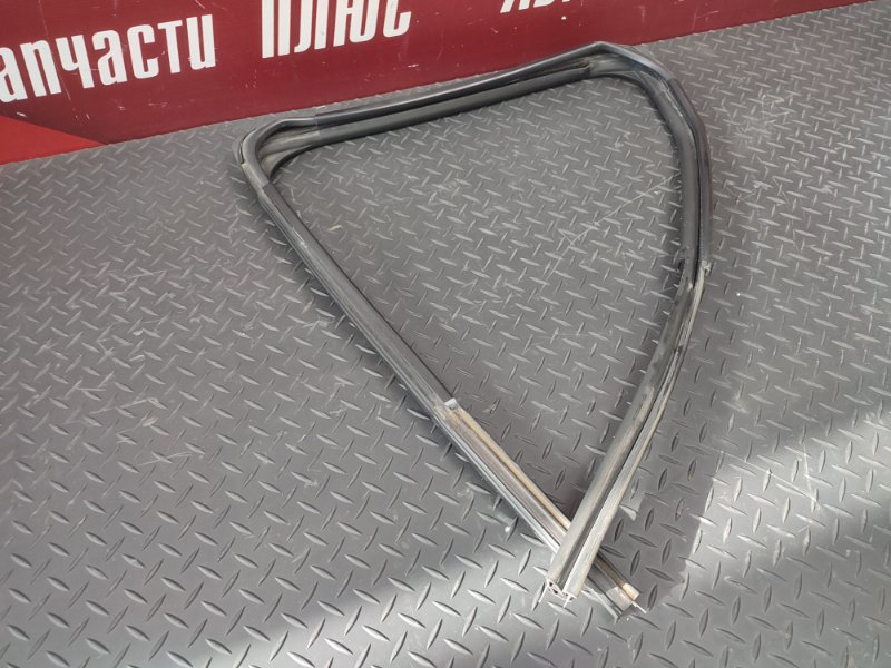 Уплотнитель стекла двери