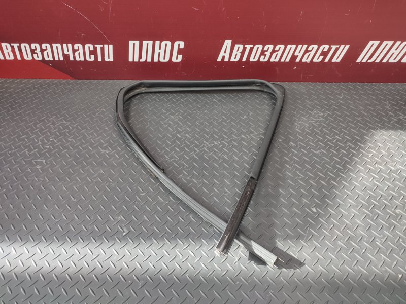 Уплотнитель стекла двери