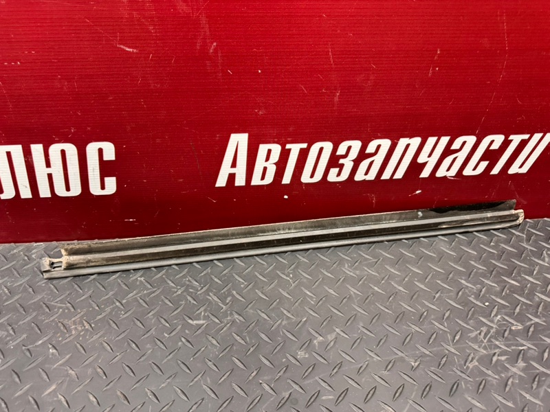 Уплотнитель стекла двери внешний